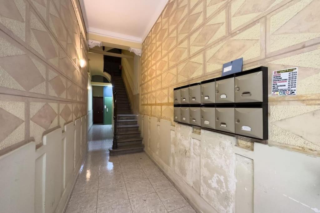 Bebarceloner Sants Apartments - 2 Bedrooms Exterior foto
